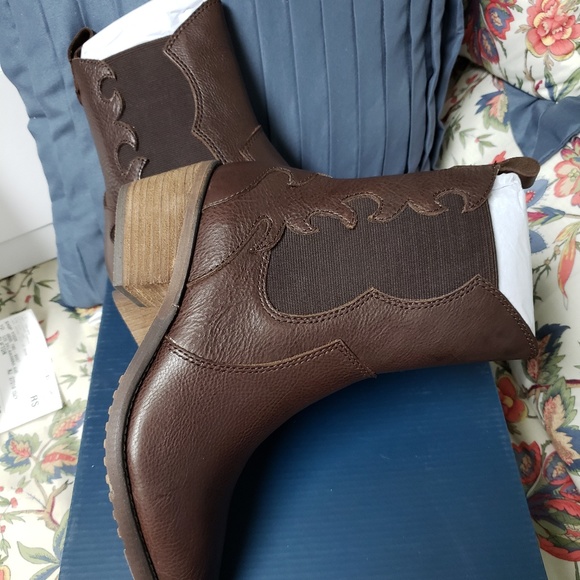 Anthropologie GeeWawa Tilly Chelsea Boot LAST CALL - Picture 2 of 4